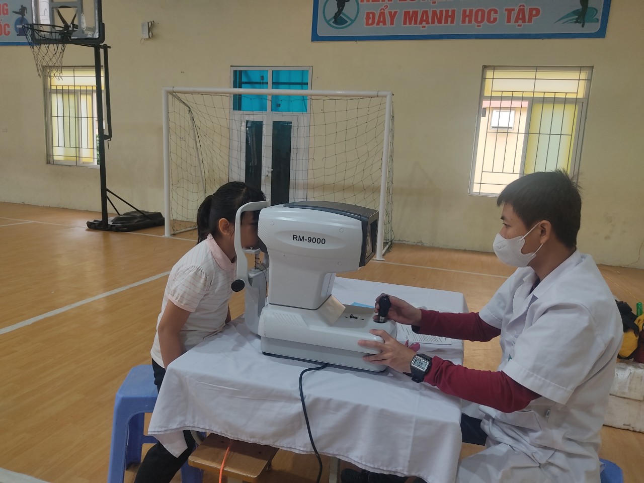 KHÁM SỨC KHỎE TOÀN DIỆN CHO HỌC SINH TOÀN TRƯỜNG