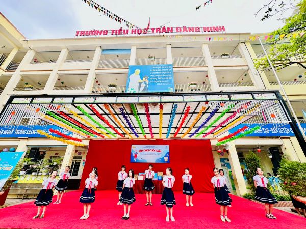 SÂN CHƠI CUỐI TUẦN