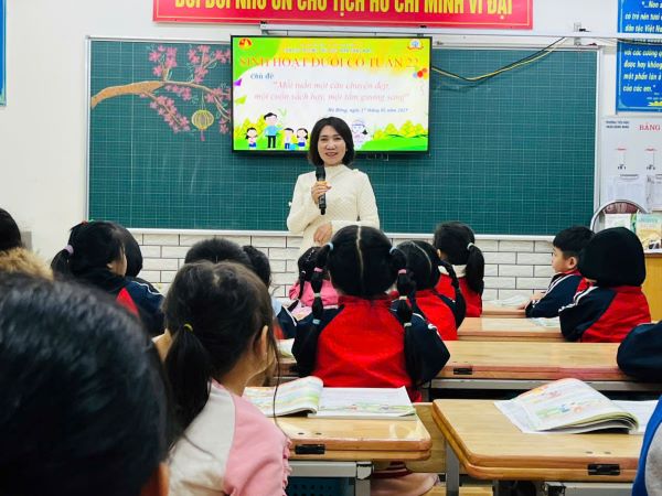 Giới thiệu sách tháng 2 "Cho tôi xin một vé đi tuổi thơ"