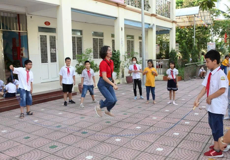 GIỜ RA CHƠI TRẢI NGHIỆM SÁNG TẠO – SÂN CHƠI BỔ ÍCH GIÚP HỌC SINH PHÁT TRIỂN TOÀN DIỆN
